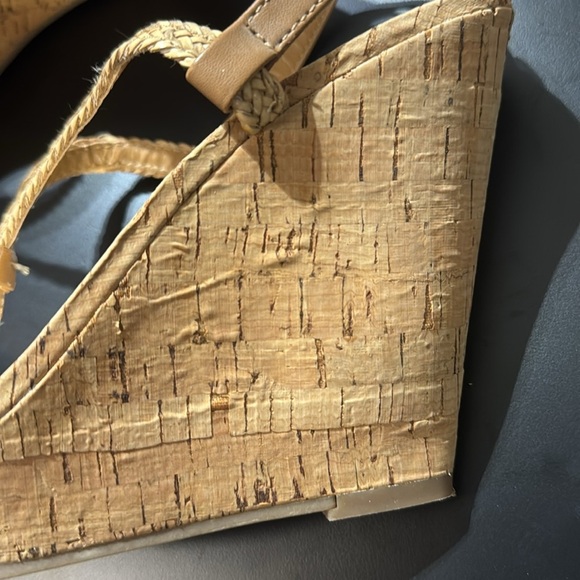 Women’s size 10M | Carlos Santana Braided cork | Tan and Gold wedges - Picture 5 of 10
